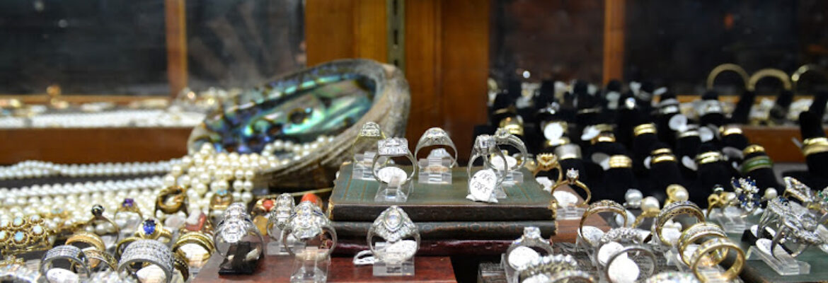 Pippin Vintage Jewelry