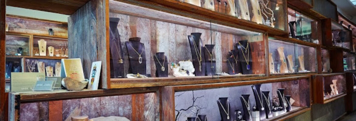 Made In Earth Venice Beach-Natural Crystal Gemstone Jewelry