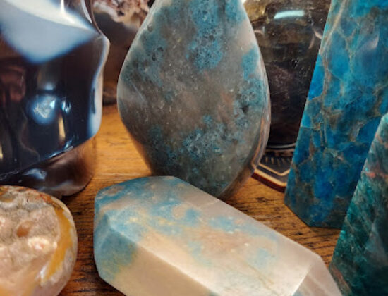 The Familiar Crystal Shop in FC
