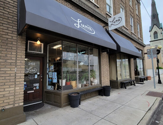 Luna Gifts & Botanicals