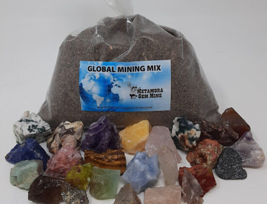 Metamora Gem Mine And Luna’s Garden Gift Shop