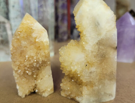 Tarot mom crystals & readings