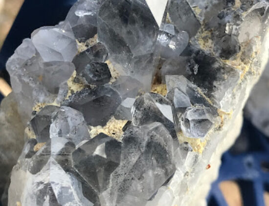D&V Crystals, Gifts and Souvenirs