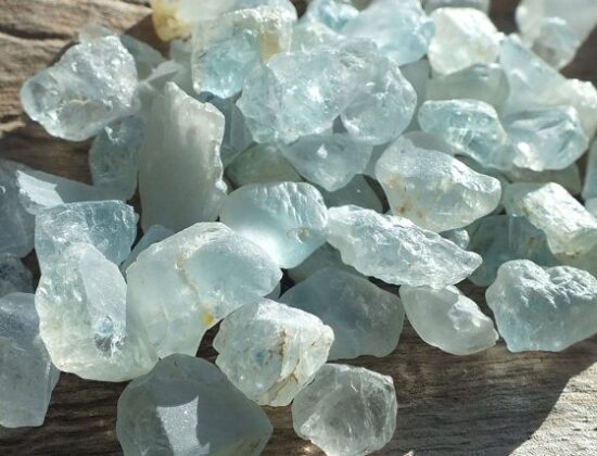 Rocky’s Crystals & Minerals X Vintage Clothing Millburn